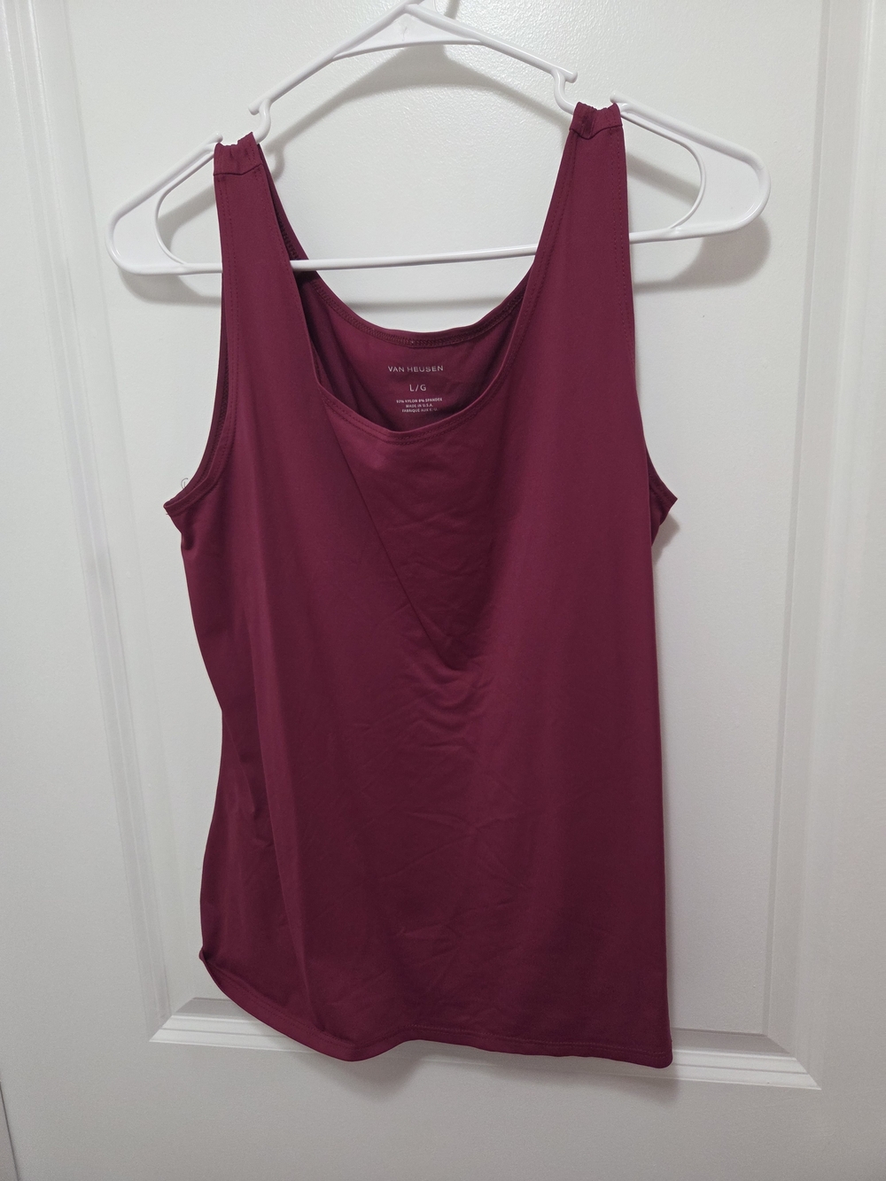Van Heusen Women's Scoop Neck Tank Top - Wine